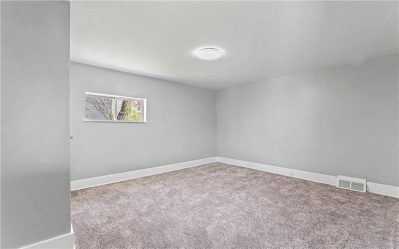 204 4th St, Jeannette, 15644, 2 Bedrooms Bedrooms, ,1 BathroomBathrooms,Residential,For Sale,4th St,1698821
