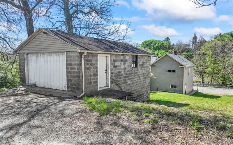 204 4th St, Jeannette, 15644, 2 Bedrooms Bedrooms, ,1 BathroomBathrooms,Residential,For Sale,4th St,1698821