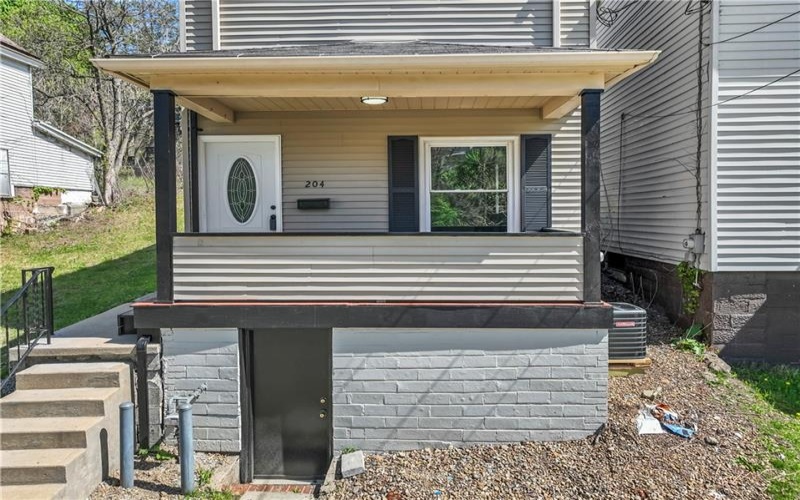 204 4th St, Jeannette, 15644, 2 Bedrooms Bedrooms, ,1 BathroomBathrooms,Residential,For Sale,4th St,1698821