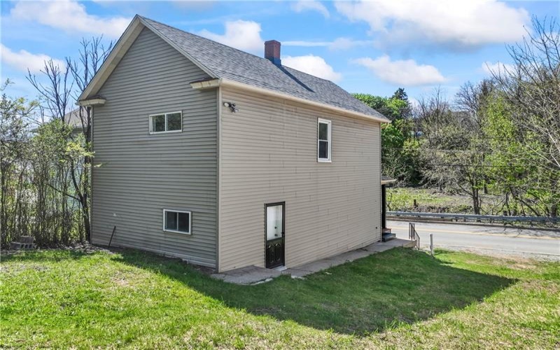 204 4th St, Jeannette, 15644, 2 Bedrooms Bedrooms, ,1 BathroomBathrooms,Residential,For Sale,4th St,1698821