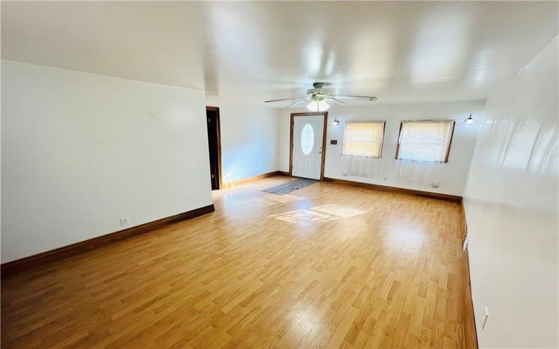1107 National Pike, Uniontown, 15401, 3 Bedrooms Bedrooms, 10 Rooms Rooms,2 BathroomsBathrooms,Residential,For Sale,National Pike,1698838