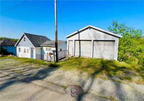 1107 National Pike, Uniontown, 15401, 3 Bedrooms Bedrooms, 10 Rooms Rooms,2 BathroomsBathrooms,Residential,For Sale,National Pike,1698838