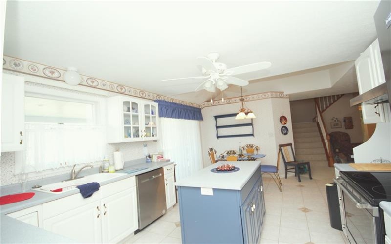 306 Country View Dr., Lower Burrell, 15068, 3 Bedrooms Bedrooms, 12 Rooms Rooms,4 BathroomsBathrooms,Residential,For Sale,Country View Dr.,1698849