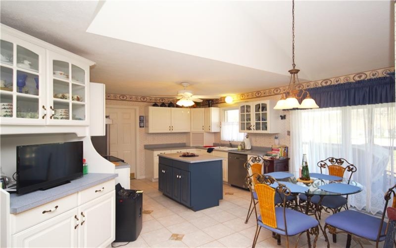 306 Country View Dr., Lower Burrell, 15068, 3 Bedrooms Bedrooms, 12 Rooms Rooms,4 BathroomsBathrooms,Residential,For Sale,Country View Dr.,1698849