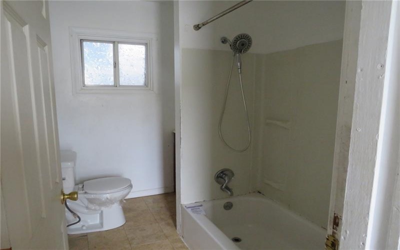 1008 1/2 Gaskill Ave, Jeannette, 15644, 2 Bedrooms Bedrooms, ,1 BathroomBathrooms,Residential,For Sale,Gaskill Ave,1687674