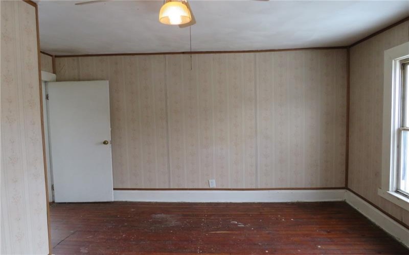 1008 1/2 Gaskill Ave, Jeannette, 15644, 2 Bedrooms Bedrooms, ,1 BathroomBathrooms,Residential,For Sale,Gaskill Ave,1687674