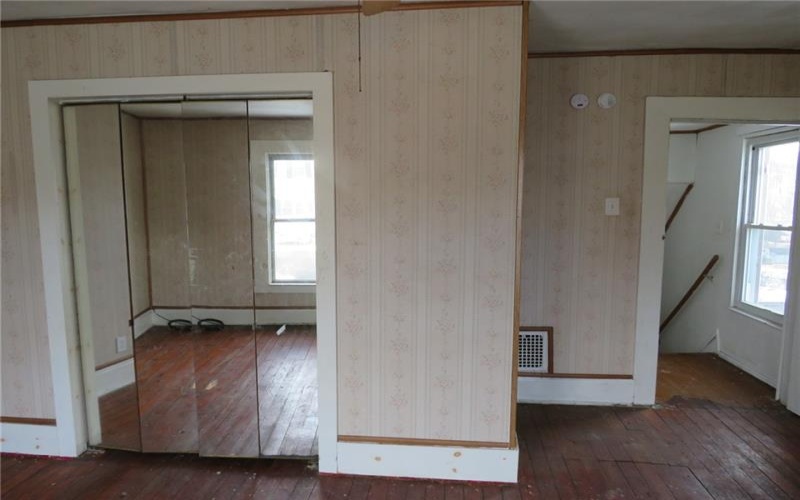 1008 1/2 Gaskill Ave, Jeannette, 15644, 2 Bedrooms Bedrooms, ,1 BathroomBathrooms,Residential,For Sale,Gaskill Ave,1687674