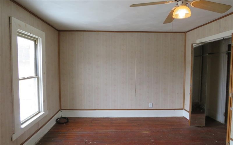 1008 1/2 Gaskill Ave, Jeannette, 15644, 2 Bedrooms Bedrooms, ,1 BathroomBathrooms,Residential,For Sale,Gaskill Ave,1687674