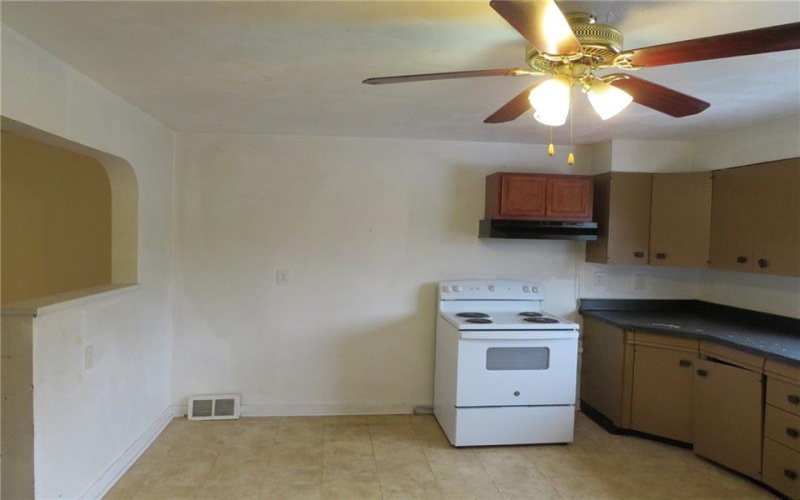 1008 1/2 Gaskill Ave, Jeannette, 15644, 2 Bedrooms Bedrooms, ,1 BathroomBathrooms,Residential,For Sale,Gaskill Ave,1687674