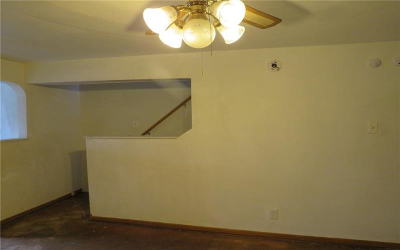 1008 1/2 Gaskill Ave, Jeannette, 15644, 2 Bedrooms Bedrooms, ,1 BathroomBathrooms,Residential,For Sale,Gaskill Ave,1687674