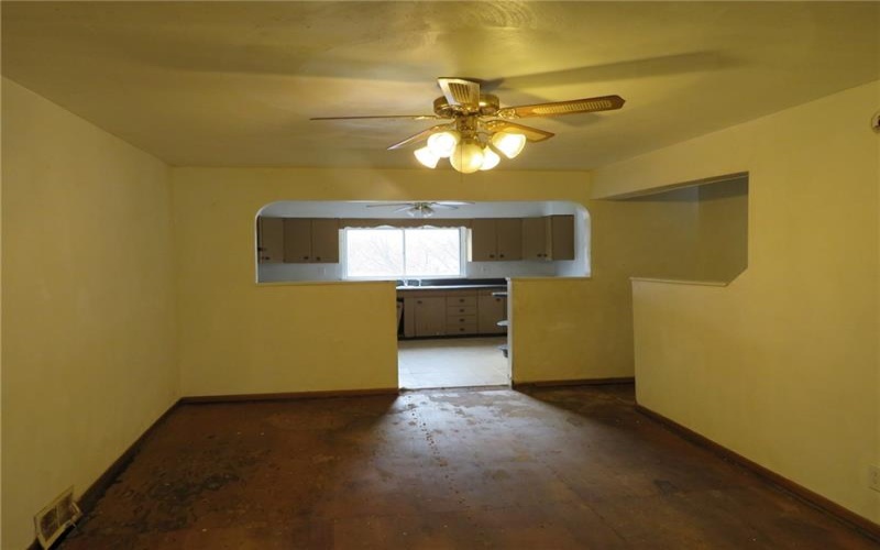 1008 1/2 Gaskill Ave, Jeannette, 15644, 2 Bedrooms Bedrooms, ,1 BathroomBathrooms,Residential,For Sale,Gaskill Ave,1687674