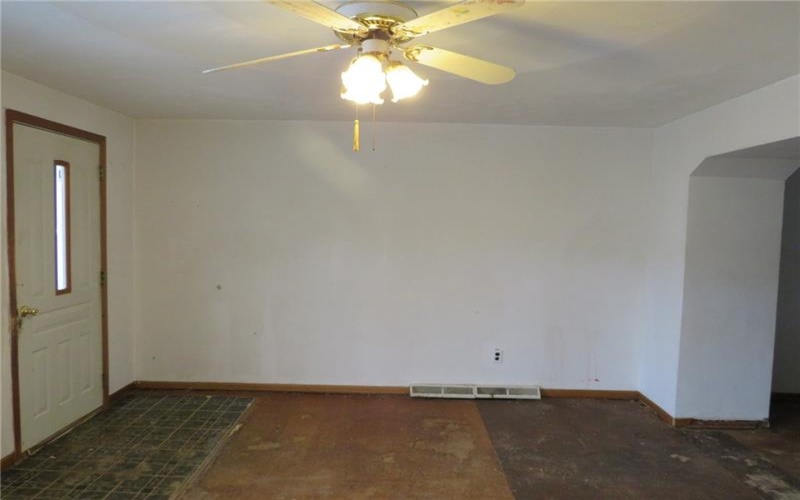 1008 1/2 Gaskill Ave, Jeannette, 15644, 2 Bedrooms Bedrooms, ,1 BathroomBathrooms,Residential,For Sale,Gaskill Ave,1687674