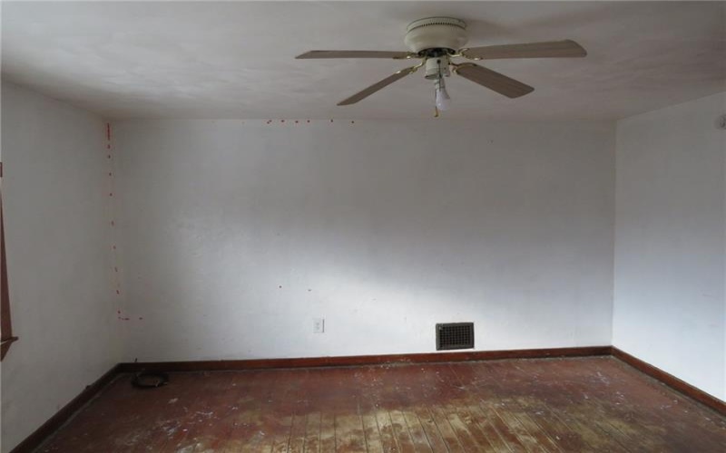 1008 1/2 Gaskill Ave, Jeannette, 15644, 2 Bedrooms Bedrooms, ,1 BathroomBathrooms,Residential,For Sale,Gaskill Ave,1687674