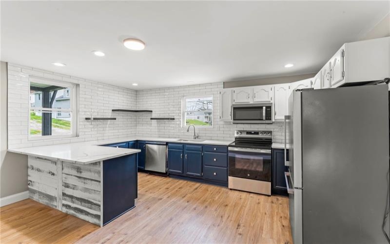 906 Venetia Road, Venetia, 15367, 2 Bedrooms Bedrooms, 7 Rooms Rooms,2.1 BathroomsBathrooms,Residential,For Sale,Venetia Road,1698165