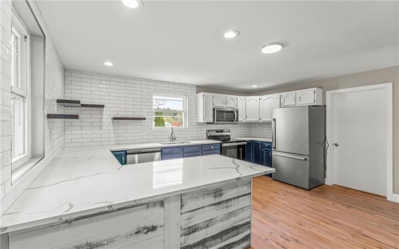906 Venetia Road, Venetia, 15367, 2 Bedrooms Bedrooms, 7 Rooms Rooms,2.1 BathroomsBathrooms,Residential,For Sale,Venetia Road,1698165