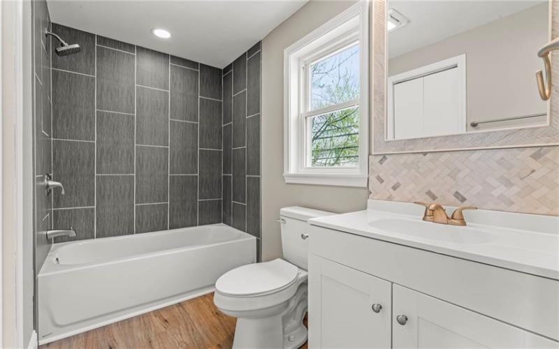 906 Venetia Road, Venetia, 15367, 2 Bedrooms Bedrooms, 7 Rooms Rooms,2.1 BathroomsBathrooms,Residential,For Sale,Venetia Road,1698165
