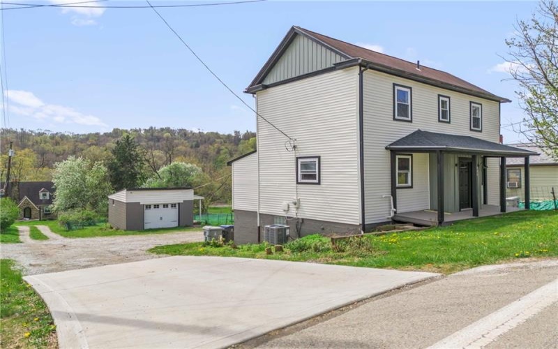 906 Venetia Road, Venetia, 15367, 2 Bedrooms Bedrooms, 7 Rooms Rooms,2.1 BathroomsBathrooms,Residential,For Sale,Venetia Road,1698165