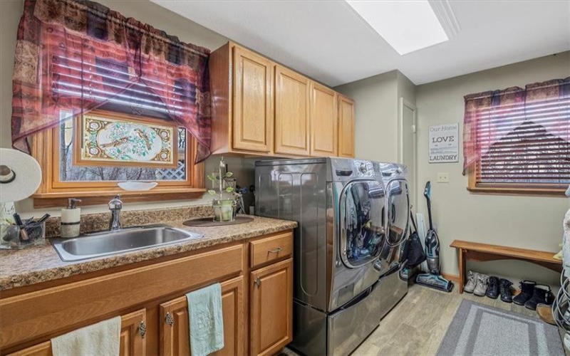 334 LEEPER RD, Rostraver, 15012, 4 Bedrooms Bedrooms, 13 Rooms Rooms,3.1 BathroomsBathrooms,Residential,For Sale,LEEPER RD,1698896