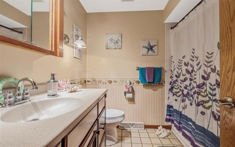 334 LEEPER RD, Rostraver, 15012, 4 Bedrooms Bedrooms, 13 Rooms Rooms,3.1 BathroomsBathrooms,Residential,For Sale,LEEPER RD,1698896