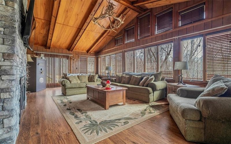 334 LEEPER RD, Rostraver, 15012, 4 Bedrooms Bedrooms, 13 Rooms Rooms,3.1 BathroomsBathrooms,Residential,For Sale,LEEPER RD,1698896