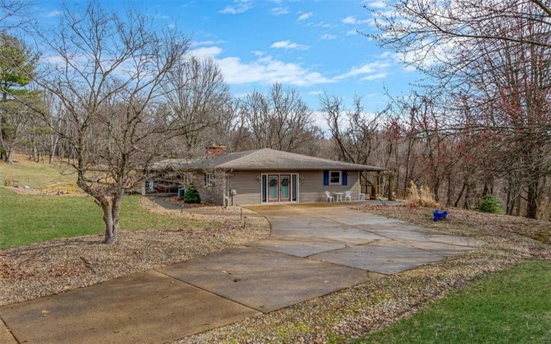 334 LEEPER RD, Rostraver, 15012, 4 Bedrooms Bedrooms, 13 Rooms Rooms,3.1 BathroomsBathrooms,Residential,For Sale,LEEPER RD,1698896