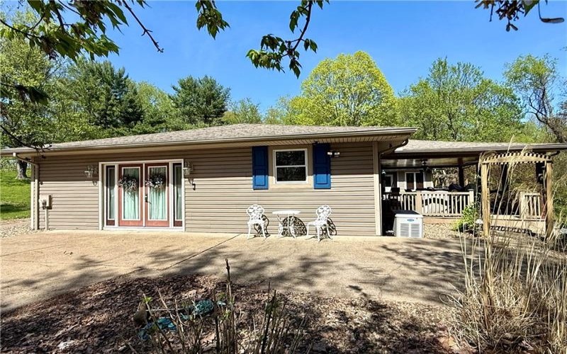 334 LEEPER RD, Rostraver, 15012, 4 Bedrooms Bedrooms, 13 Rooms Rooms,3.1 BathroomsBathrooms,Residential,For Sale,LEEPER RD,1698896