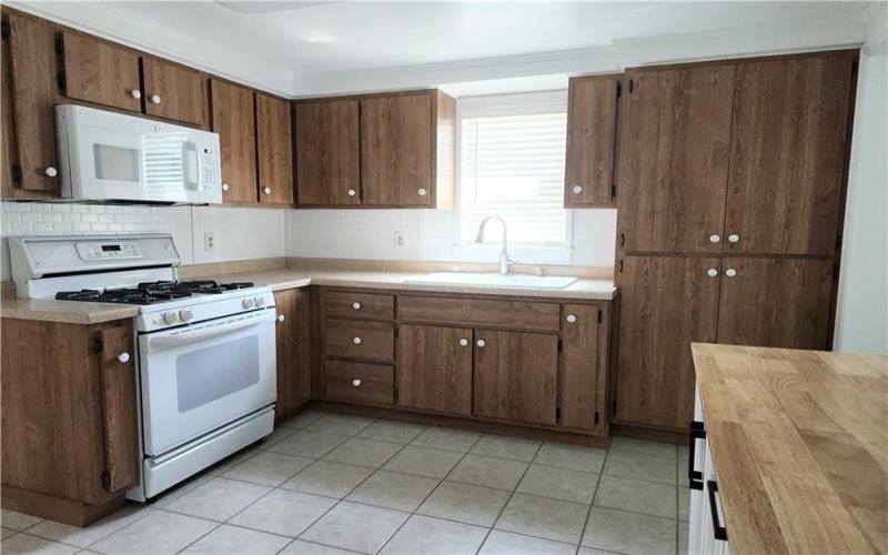 16 Old Lincoln Hwy, Ligonier, 15658, 3 Bedrooms Bedrooms, ,1.1 BathroomsBathrooms,Residential,For Sale,Old Lincoln Hwy,1698965