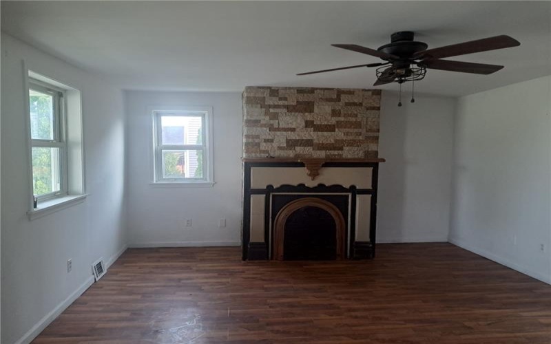 414 N Liberty Street, Perryopolis, 15473, 3 Bedrooms Bedrooms, 7 Rooms Rooms,1.1 BathroomsBathrooms,Residential,For Sale,N Liberty Street,1698985