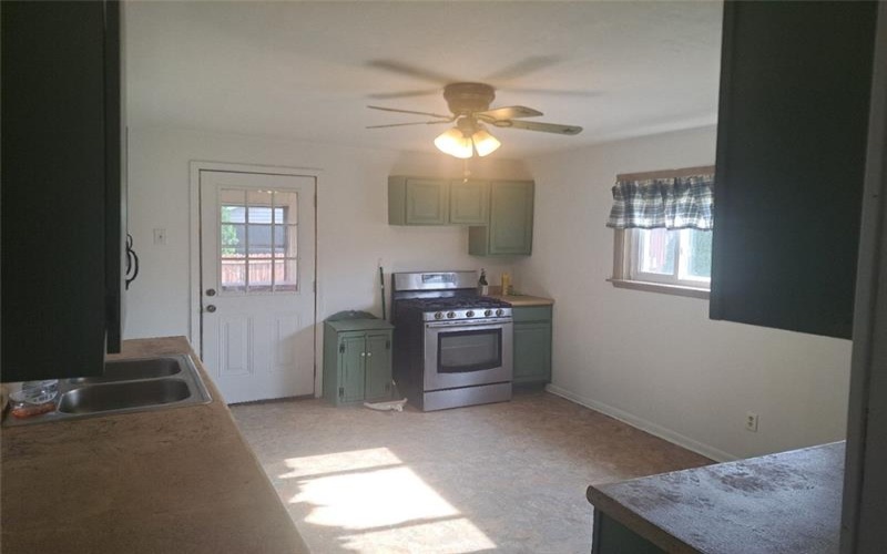 414 N Liberty Street, Perryopolis, 15473, 3 Bedrooms Bedrooms, 7 Rooms Rooms,1.1 BathroomsBathrooms,Residential,For Sale,N Liberty Street,1698985