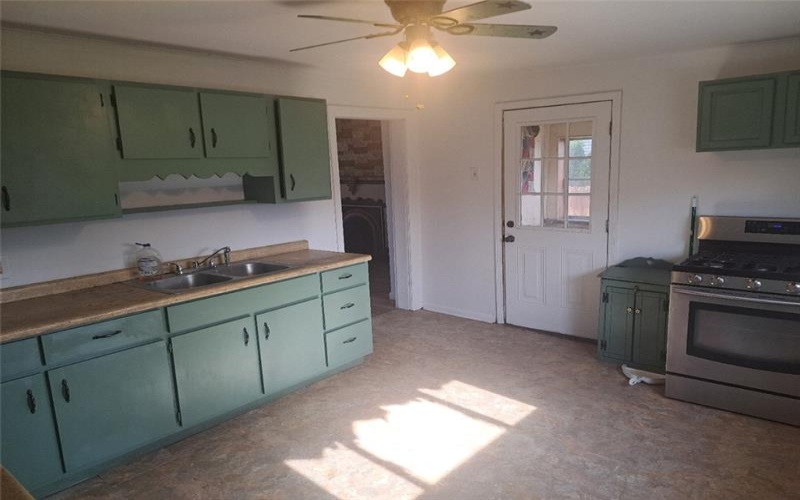 414 N Liberty Street, Perryopolis, 15473, 3 Bedrooms Bedrooms, 7 Rooms Rooms,1.1 BathroomsBathrooms,Residential,For Sale,N Liberty Street,1698985