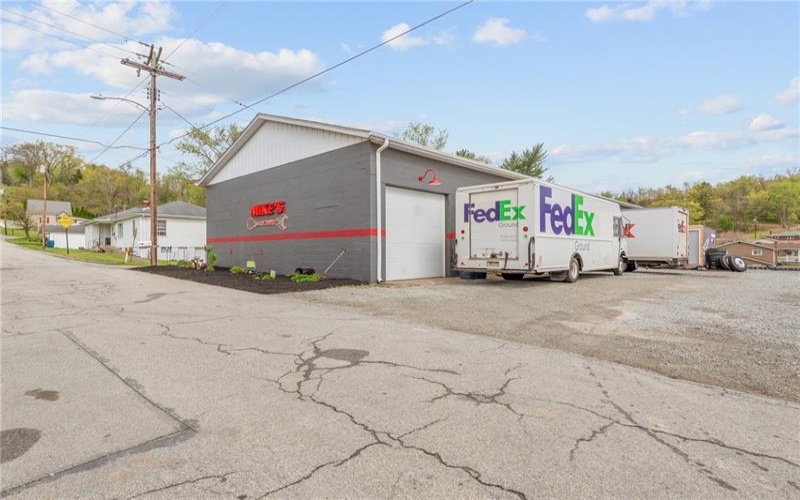 700 Roosevelt St, Youngwood, 15697, ,Commercial-industrial-business,For Sale,Roosevelt St,1698993