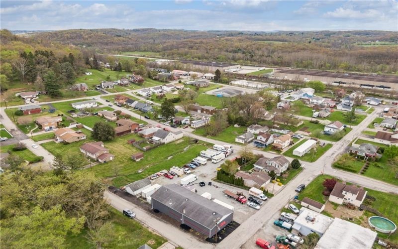 700 Roosevelt St, Youngwood, 15697, ,Commercial-industrial-business,For Sale,Roosevelt St,1698993