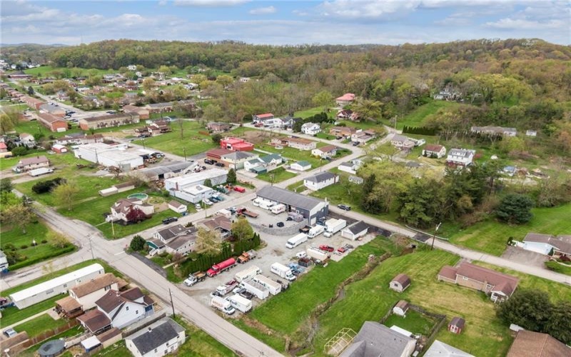 700 Roosevelt St, Youngwood, 15697, ,Commercial-industrial-business,For Sale,Roosevelt St,1698993