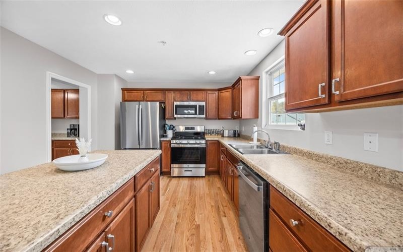 15 Abbeywood Lane, Canonsburg, 15317, 3 Bedrooms Bedrooms, 8 Rooms Rooms,2.1 BathroomsBathrooms,Residential,For Sale,Abbeywood Lane,1698901
