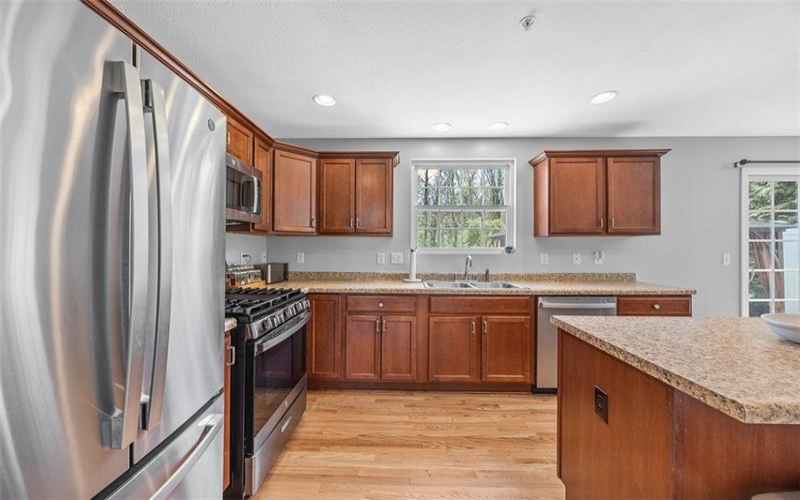 15 Abbeywood Lane, Canonsburg, 15317, 3 Bedrooms Bedrooms, 8 Rooms Rooms,2.1 BathroomsBathrooms,Residential,For Sale,Abbeywood Lane,1698901