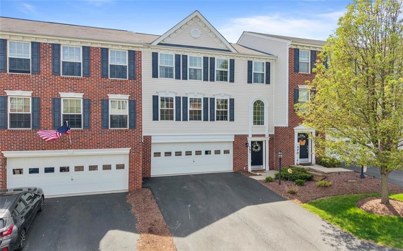 15 Abbeywood Lane, Canonsburg, 15317, 3 Bedrooms Bedrooms, 8 Rooms Rooms,2.1 BathroomsBathrooms,Residential,For Sale,Abbeywood Lane,1698901