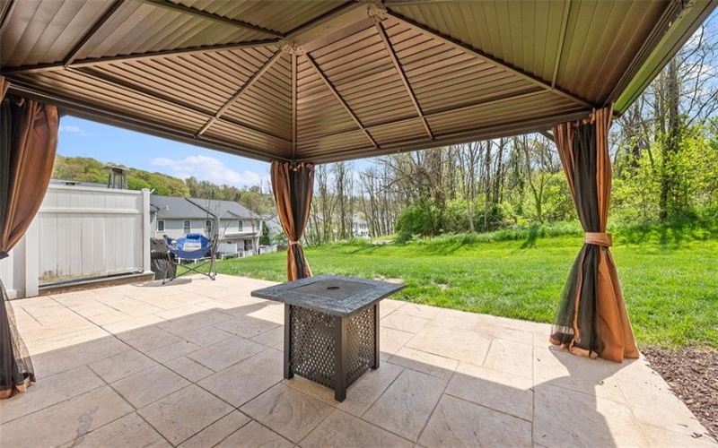 15 Abbeywood Lane, Canonsburg, 15317, 3 Bedrooms Bedrooms, 8 Rooms Rooms,2.1 BathroomsBathrooms,Residential,For Sale,Abbeywood Lane,1698901