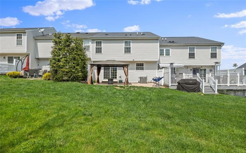 15 Abbeywood Lane, Canonsburg, 15317, 3 Bedrooms Bedrooms, 8 Rooms Rooms,2.1 BathroomsBathrooms,Residential,For Sale,Abbeywood Lane,1698901