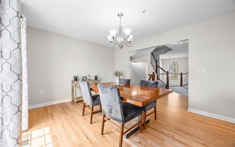 15 Abbeywood Lane, Canonsburg, 15317, 3 Bedrooms Bedrooms, 8 Rooms Rooms,2.1 BathroomsBathrooms,Residential,For Sale,Abbeywood Lane,1698901