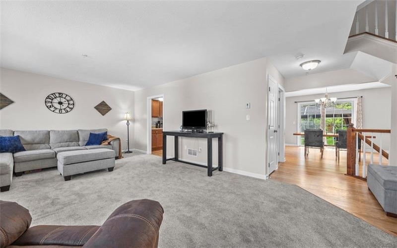 15 Abbeywood Lane, Canonsburg, 15317, 3 Bedrooms Bedrooms, 8 Rooms Rooms,2.1 BathroomsBathrooms,Residential,For Sale,Abbeywood Lane,1698901