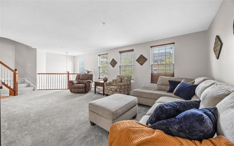 15 Abbeywood Lane, Canonsburg, 15317, 3 Bedrooms Bedrooms, 8 Rooms Rooms,2.1 BathroomsBathrooms,Residential,For Sale,Abbeywood Lane,1698901