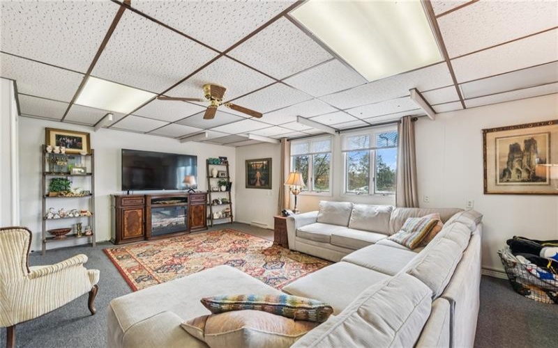 401 Pellis Road, Greensburg, 15601, 3 Bedrooms Bedrooms, 7 Rooms Rooms,2.2 BathroomsBathrooms,Residential,For Sale,Pellis Road,1699077