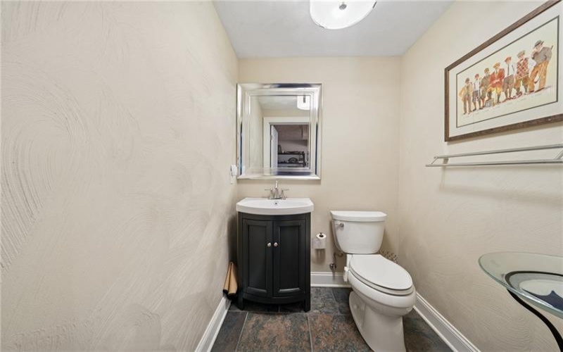 1043 Blackthorne Dr, Jeannette, 15644, 3 Bedrooms Bedrooms, ,2.2 BathroomsBathrooms,Residential,For Sale,Blackthorne Dr,1699096