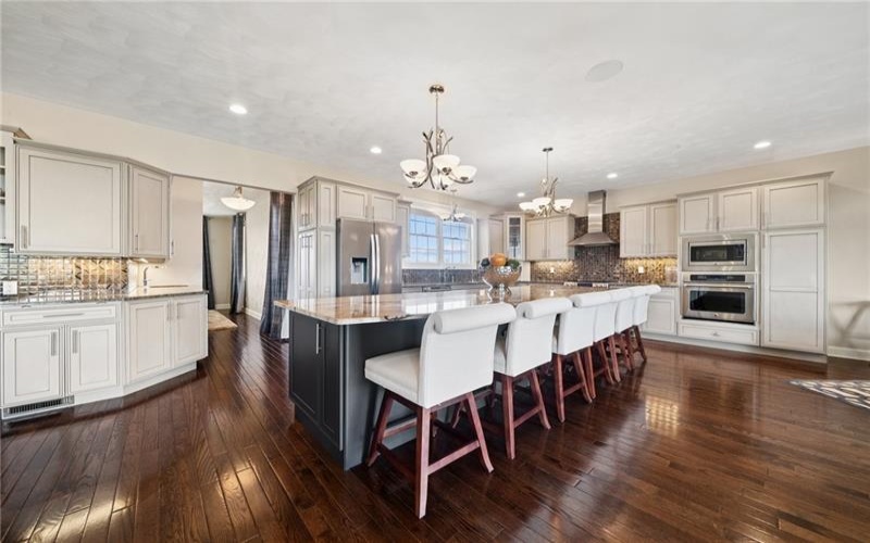 1043 Blackthorne Dr, Jeannette, 15644, 3 Bedrooms Bedrooms, ,2.2 BathroomsBathrooms,Residential,For Sale,Blackthorne Dr,1699096