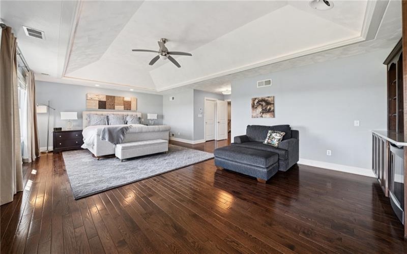 1043 Blackthorne Dr, Jeannette, 15644, 3 Bedrooms Bedrooms, ,2.2 BathroomsBathrooms,Residential,For Sale,Blackthorne Dr,1699096