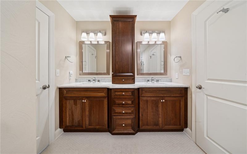 1043 Blackthorne Dr, Jeannette, 15644, 3 Bedrooms Bedrooms, ,2.2 BathroomsBathrooms,Residential,For Sale,Blackthorne Dr,1699096