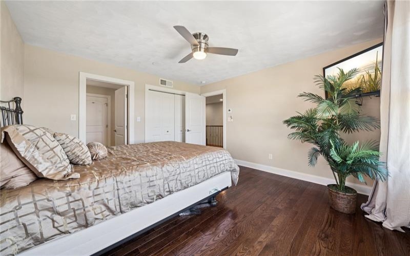 1043 Blackthorne Dr, Jeannette, 15644, 3 Bedrooms Bedrooms, ,2.2 BathroomsBathrooms,Residential,For Sale,Blackthorne Dr,1699096