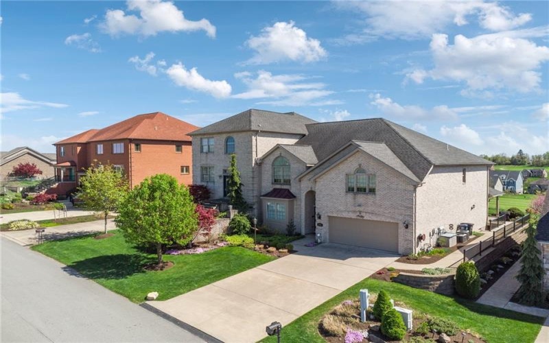 1043 Blackthorne Dr, Jeannette, 15644, 3 Bedrooms Bedrooms, ,2.2 BathroomsBathrooms,Residential,For Sale,Blackthorne Dr,1699096