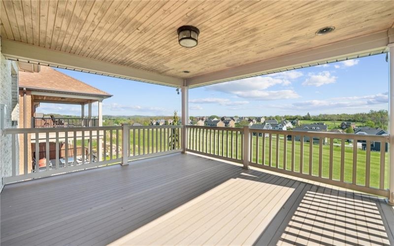 1043 Blackthorne Dr, Jeannette, 15644, 3 Bedrooms Bedrooms, ,2.2 BathroomsBathrooms,Residential,For Sale,Blackthorne Dr,1699096