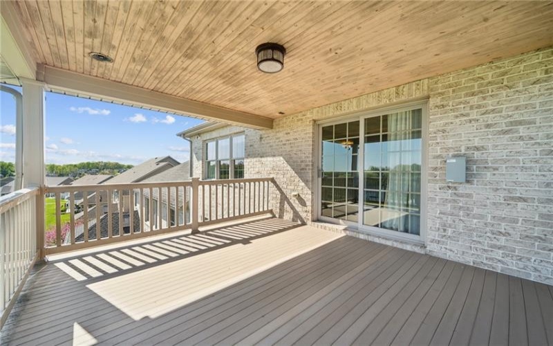 1043 Blackthorne Dr, Jeannette, 15644, 3 Bedrooms Bedrooms, ,2.2 BathroomsBathrooms,Residential,For Sale,Blackthorne Dr,1699096